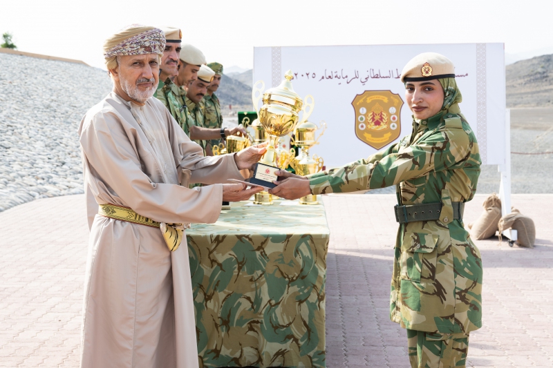 وحدة أمن شؤون البلاط السلطاني تحصد درع مسابقة شؤون البلاط السلطانـــــــي للرماية لعام 2025م