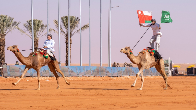 الهجانة السلطانية تشارك في مهرجان الملك عبد العزيز للإبل بالسعودية وفعالية الهجن وكأس العالم 2022 بقطر